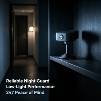 Caméra WiFi miniature de surveillance à domicile avec vision nocturne, suivi humain, stockage cloud et accès par smartphone pour la surveillance à distance des pièces.