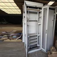 Rak Server Pusat Data Standar Tinggi 47U 19 Inci, Kabinet Jaringan Berdiri di Lantai dengan Pintu Berlubang untuk Penggunaan Industri, Tersedia dalam Stok