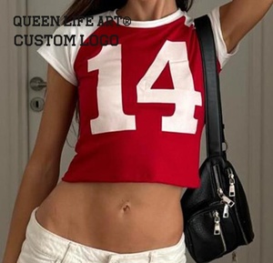 Trazos Verdes. Camiseta de Mujer Más Moderna de 2021, Diseño de Cuello Redondo, Estampado Digital con Apliques con el Diseño 'Mis Antepasados ​​No Estaban Libres en 1776' - Product Image 1