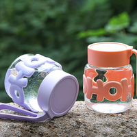 Cangkir air dengan tutup sedotan, hadiah bisnis tahan suhu tinggi Morden murah Mini kaca kecil botol minum cangkir