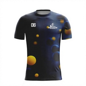Conjunto de Camiseta de Fútbol Personalizada Roja y Naranja con Textura en los Hombros, Camiseta de Manga Corta con Nombre y Número del Equipo, Sublimación, para Adultos y Jóvenes, de Fábrica - Product Image 1