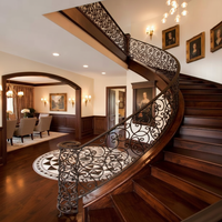 Escalier en fer forgé courbé, escalier artistique en fer pour les intérieurs de villas