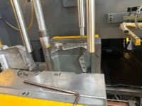Machine de fabrication de bidons en plastique de 25 litres, automatique, à haut rendement, pour contenants industriels en HDPE, LLDPE, produits chimiques et lubrifiants
