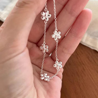 Bracelet de perles de fleur en acier inoxydable élégant avec accessoire de mode à la mode plaqué or pour un usage quotidien et des anniversaires