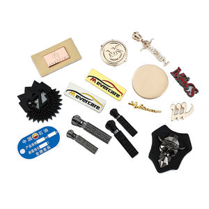 高品質カスタムジーンズ黒革パッチ合金プレート付き金属エンボス加工ロゴラベルデニムバッグ用 - Product Image 1