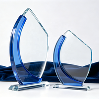 Trophée en cristal bleu incurvé personnalisé gravé au laser, souvenir de récompense pour réunion annuelle, cadeau, prix en verre, plaque de récompense en cristal