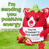Poupée tricotée à la main en forme de fraise, énergie positive, carte crochetée, mini chat de poche à câliner, cadeau amusant pour la décoration de la maison