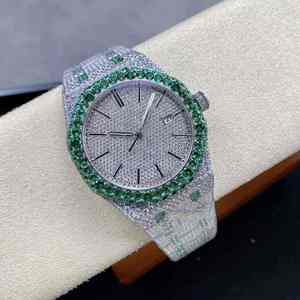 Exclusivo Reloj Mecánico de Acero Inoxidable con Piedras de Moissanita, Ofrece Artesanía Premium, Moda de Lujo y Precisión - Product Image 5