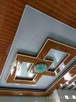 Fournisseur d'usine chinoise, panneaux de plafond en PVC haute résistance, design et modèle personnalisés, panneaux UPVC, plafond PVC pour projets intérieurs