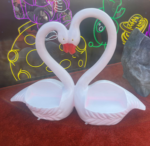 Asientos de cisne de fibra de vidrio Premium para bodas, días festivos y eventos: duraderos, elegantes, que agregan un toque de <span class=keywords><strong>romance</strong></span> y encanto - Product Image 1