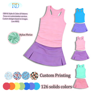 Conjunto de 2 piezas de nailon y elastano para mamá: Falda de tenis para bebé con pantalón corto interior y conjunto de camiseta sin mangas tipo racerback y falda plisada para uso diario. - Product Image 4