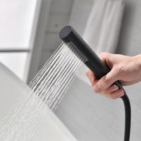 Robinet de baignoire autoportant moderne baignoire avec pommeau de douche laiton chromé robinet de remplissage de baignoire à double poignée ensemble de robinet mélangeur de douche