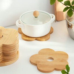 Alfombrilla aislante del calor con forma de flor de bambú, 12x12cm, 15x15cm, protectora para encimera de cocina, almohadilla antiescaldaduras para escritorio - Product Image 2