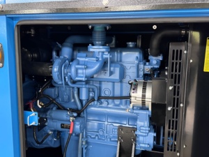Générateur diesel silencieux Cummins Perkins avec système de refroidissement par air, démarrage automatique 400V, moteur Yuchai, 50/60Hz, 50kW, 80kW, 100kW - Product Image 5