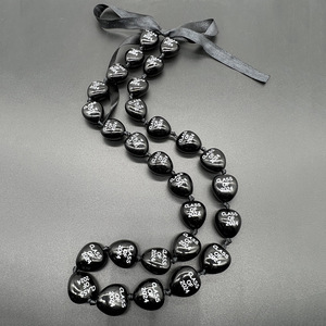Collar Hawaii <span class=keywords><strong>Kukui</strong></span> Nut <span class=keywords><strong>Lei</strong></span> con lazo de cinta, collar de cuentas de concha acrílica gruesa, regalo de graduación para fiesta de boda - Product Image 3