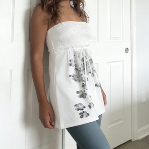 เสื้อกล้ามสไตล์วันหยุดพิมพ์ลายดอกไม้ใหม่ สายรัดปรับได้ ทรงครอปพอดีตัว ทรงเอไลน์ เสื้อแฟชั่นฤดูร้อน เสื้อครอปสั้น - Product Image 4