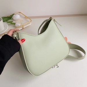 Sacs à main à bandoulière pour dames de créateur en cuir Pu à la mode Marque tendance Sacs à main avec étiquette personnalisée Quincaillerie de qualité supérieure pour femmes - Product Image 5