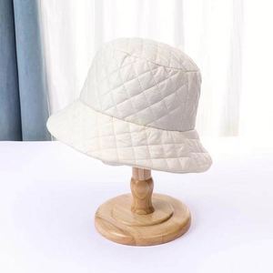 Vente en gros Chapeau de pêcheur pour femmes Hiver Chapeau seau ultraléger en duvet de coton à carreaux pour femmes Hiver - Product Image 5