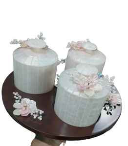 Ensemble de bocaux en résine de luxe avec motif texturé de fruits pour les cuisines et la tête Bobble pour les cadeaux - Product Image 1