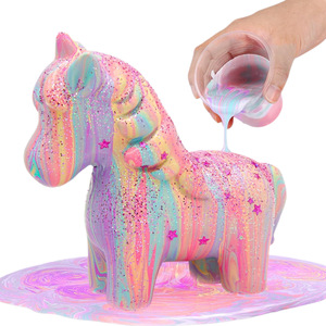 ชุดระบายสียูนิคอร์น DIY สำหรับเด็ก สีฟลูอิดเพ้นท์ ระบายสีแบบกราฟฟิตี ของเล่นโมเดลพลาสติกสีขาว พร้อมบรรจุภัณฑ์แบบกำหนดเอง - Product Image 3