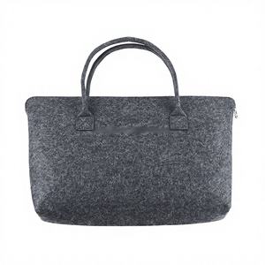 Organisateur de sac à dos en feutre pour sacs d'affaires, sacs à main, sacs de maman et sacs Coach, de haute qualité, écologique, durable, couleurs personnalisables, design moderne - Product Image 1