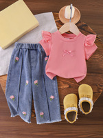 Nouvel ensemble deux pièces pour filles : Robe d'été en coton doux avec haut à petites manches volantées et nœud, et jean brodé floral style bébé