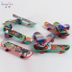 Mini-skateboards en plastique en gros, jouets créatifs anti-stress <span class=keywords><strong>pour</strong></span> les doigts - Product Image 4