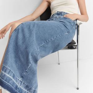 Jupes longues en jean pour femmes, coupe décontractée, bleu délavé, ourlet vieilli, fente avant, qualité supérieure, personnalisables, vente en gros - Product Image 5