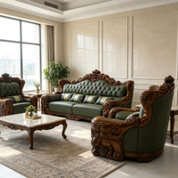 Ensemble de canapés de style manoir européen vintage en cuir capitonné olive, structure en fibre de verre sculptée en noyer foncé avec table basse en marbre