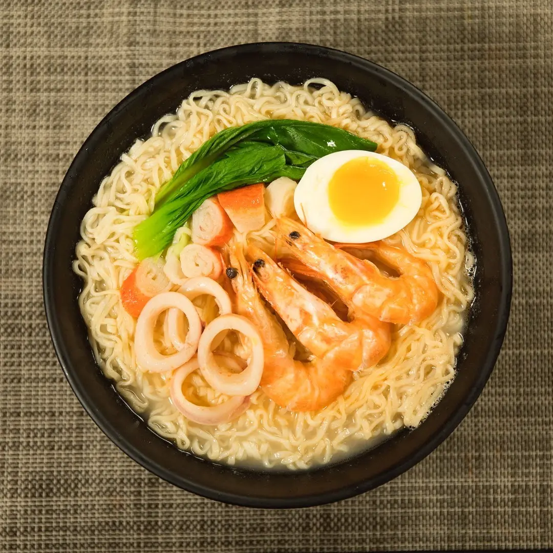Noodles istantanei in stile cinese giallo cinese popolare di marca Sunrise