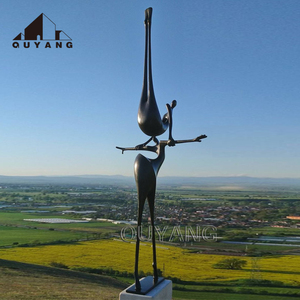 QUYANG decorazione quadrata esterna moderna Full Size in metallo fusione bronzo che tiene la <span class=keywords><strong>pace</strong></span> colomba scultura - Product Image 4