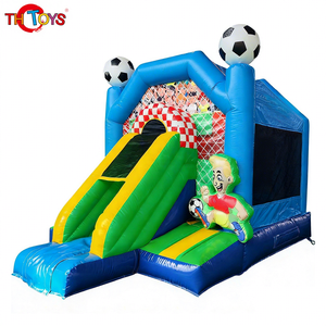Castello Gonfiabile a Tema Calcio: Divertimento Assoluto per Feste di Bambini - Product Image 1