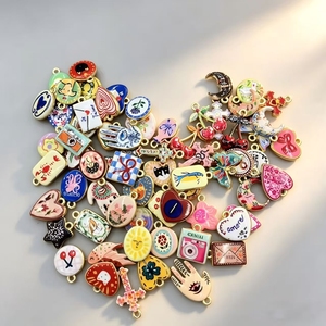 BD-L5766 Dijes de Esmalte de Estilo Divertido con Diseños de Flor, Mariposa, <span class=keywords><strong>Amor</strong></span>, Cámara, Luna, Cereza y Multicolor Brillante para Joyería - Product Image 1
