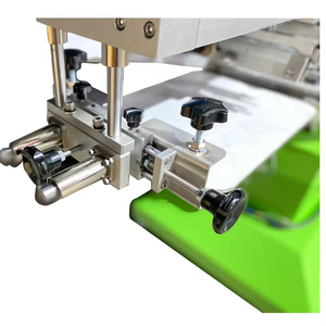 Imprimante sérigraphique automatique 1 couleur à plat avec 8 tables pour l'impression de pièces courtes sur tissus et chaussettes pour entreprises - Product Image 4
