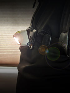 Lampe frontale 400 lumens, lumière blanche + rouge, rechargeable par USB C, 1200 mAh, IP65, 90 °   Ajustable avec support à clip pour le camping, la randonnée et la course à pied - Product Image 4