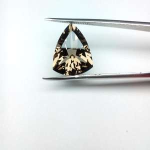 Zafiro Natural de 14*14 mm, Corte Pera, Facetado, Sintético, Creado en Laboratorio, 7.39 Quilates, con Cambio de Color - Product Image 1