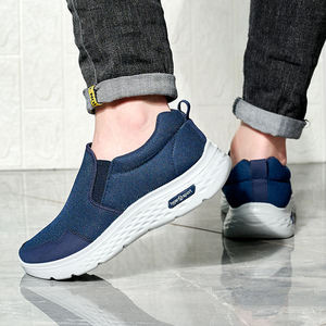 Chaussures de marche rouges respirantes à enfiler, légères, à semelle souple, baskets décontractées à bout rond, confortables pour l'extérieur - Product Image 2