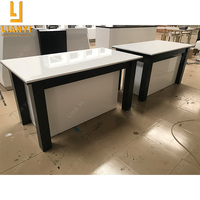 Vitrine de magasin mobile en verre de haute qualité avec éclairage LED Accessoires de téléphone portable de qualité supérieure Conception de meubles