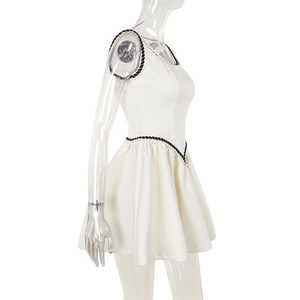 <span class=keywords><strong>Mini</strong></span> robe courte plissée à col en <span class=keywords><strong>U</strong></span> pour femmes chics avec motif solide Taille naturelle Caractéristique écologique - Product Image 6