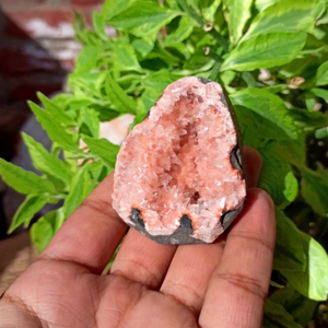 Wholesale Natural <b>Crystal</b> Healing Energy Red Apophyllite <b>Cluster</b> Specimen for Decoration Mineral Stone - Product Image 4