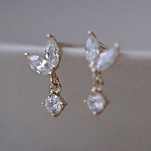 Orecchini Pendenti E1998 in Oro Bianco con Cristalli e Strass, Design ad Ali con Montatura a Griffe, Classici da Donna per Uso Quotidiano - Product Image 5