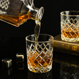 Vente en gros d'usine, carafe à <span class=keywords><strong>whisky</strong></span> de luxe gravée de 700 ml, sans plomb, en cristal de diamant, certifiée LFGB, logo personnalisé, pour un usage domestique - Product Image 6