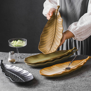 Sınır ötesi tek kullanımlık porselen yaprak şeklinde suşi şekilli kebap balık japon kore mutfağı Sashimi plaka Japandi tasarım parti - Product Image 3