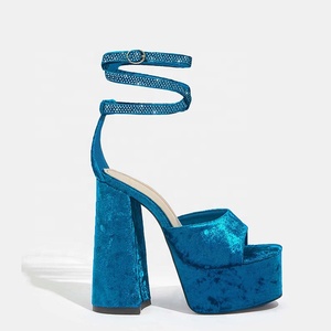 Sandales à talons pour femmes en velours doux, avec lanière de cheville scintillante, bout ouvert, talons épais et plateforme haute pour dames - Product Image 6