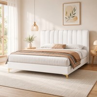 Cadre de lit moderne en similicuir avec tête de lit à cannelures verticales pour chambre à coucher Queen