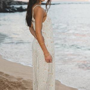 Mono de Tirantes Anchos con Cuello en V y Estampado Hawaiano de Lujo OEM, Mono Suave de Rayón Personalizado - Product Image 3