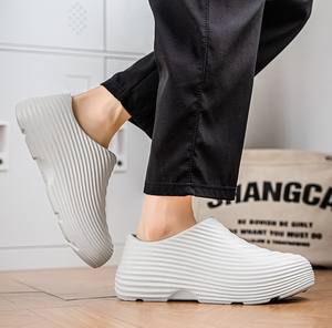 أحذية الطهاة للرجال شتوية بنعل علوي من الإيفا مضادة للانزلاق ومقاومة للماء والزيت والتآكل بمقاسات كبيرة للاستخدام في المطابخ والفنادق - Product Image 2