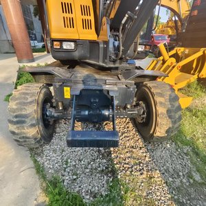 Excellent Condition 6 tons HYUNDAI HW60 Hydraulic <b>used</b> Excavator High Quality <b>Used</b> HYUNDAI HW60 Excavators for sale - Product Image 5