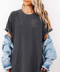 T-shirt da donna originale Worthy 100% cotone vestibilità ampia girocollo casual con stampa a lettere femminista per tutte le stagioni - Product Image 1