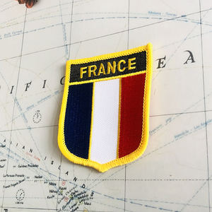Écussons brodés drapeau national français, badges en forme de bouclier et de carré, un ensemble pour la décoration de brassards et sacs à dos en tissu - Product Image 4